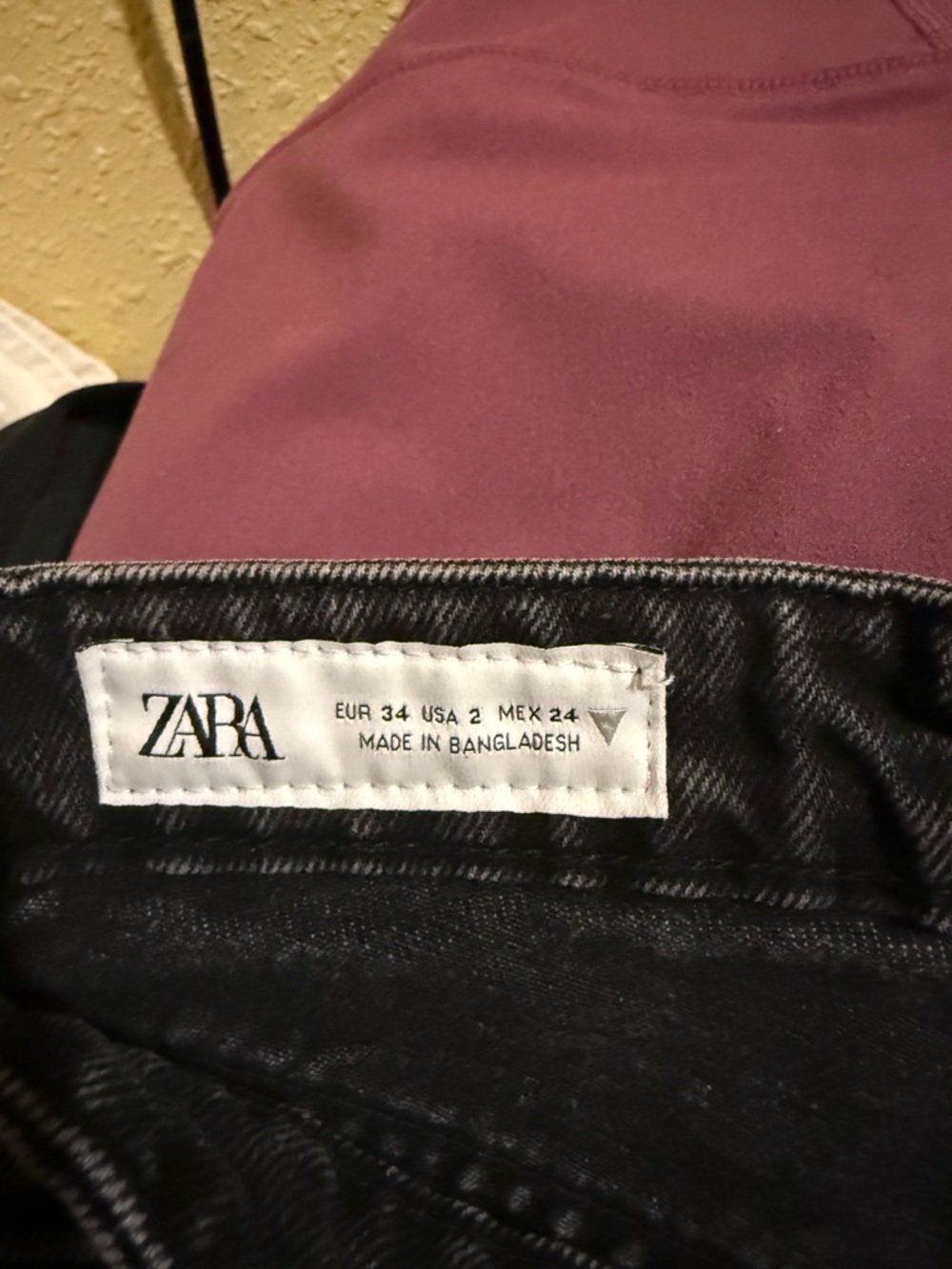 Zara Black Distressed High-Rise Denim Shorts - Picture 4 of 4